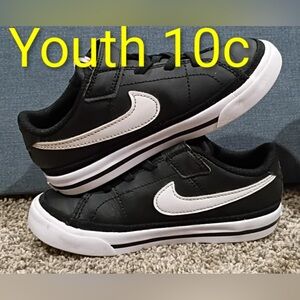 Nike Kids Black and White Sneakers